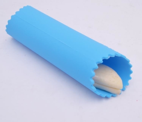 เครื่องมือห้องครัวที่มีสีสันซิลิโคนกระเทียมปอกน้ำหนักเบาใช้งานง่าย